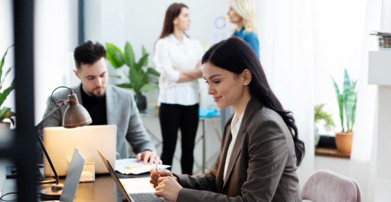 Managed HR Outsourcing vs In-House HR: A Comprehensive Guide to Making the Right Choice